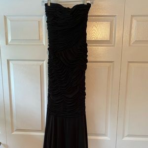 Women’s black strapless mermaid dress